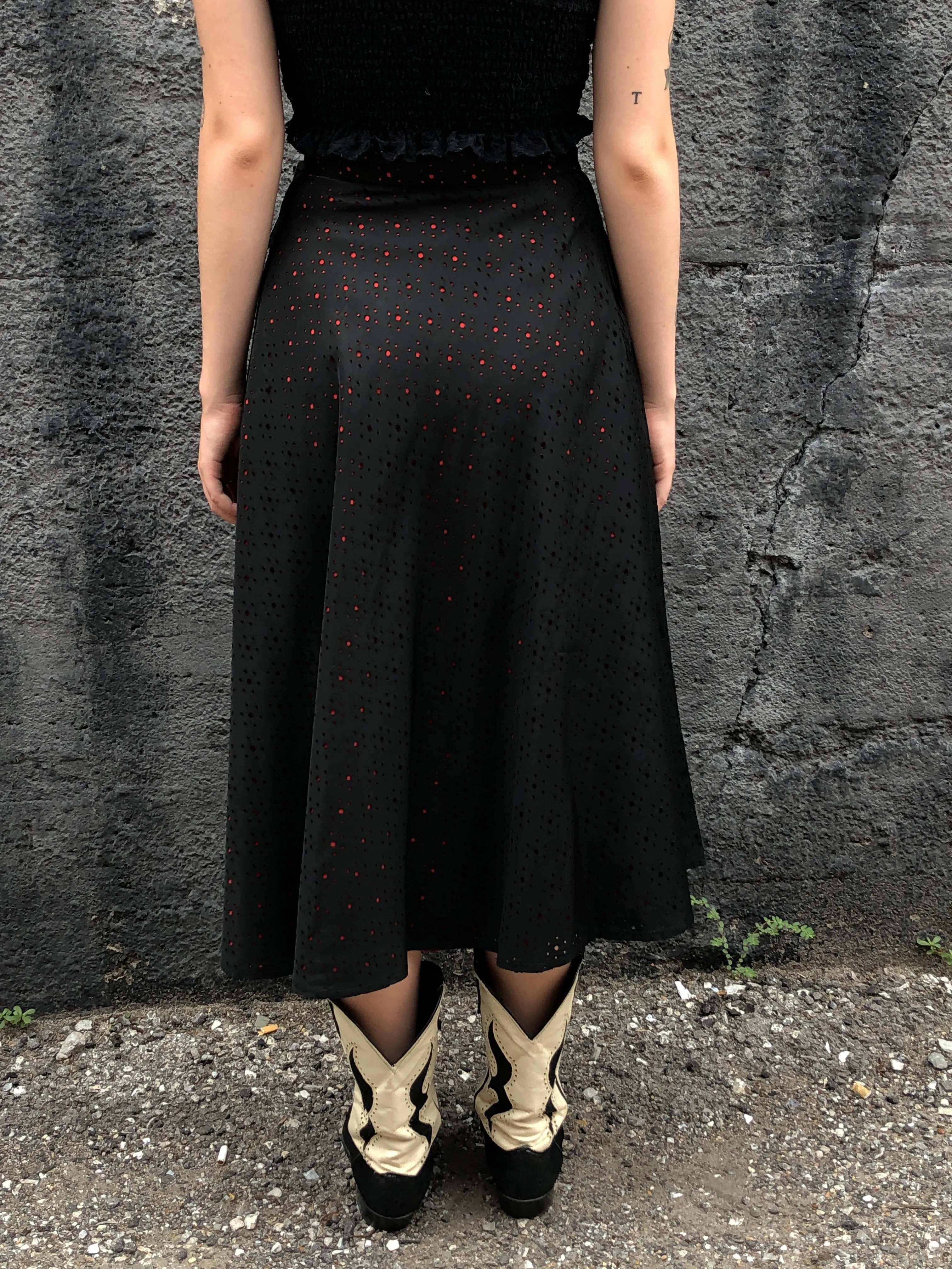 1950s Matty Sue Black on Red Swing Skirt         W27