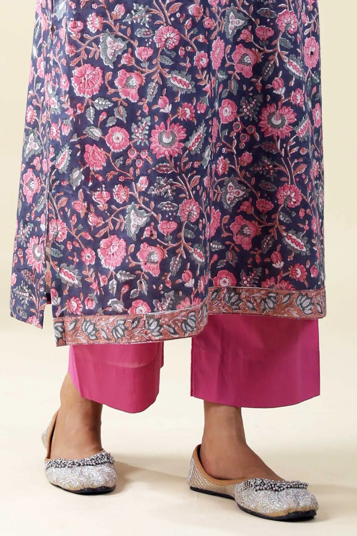 Straight Fit Cotton Pant In Purple Color