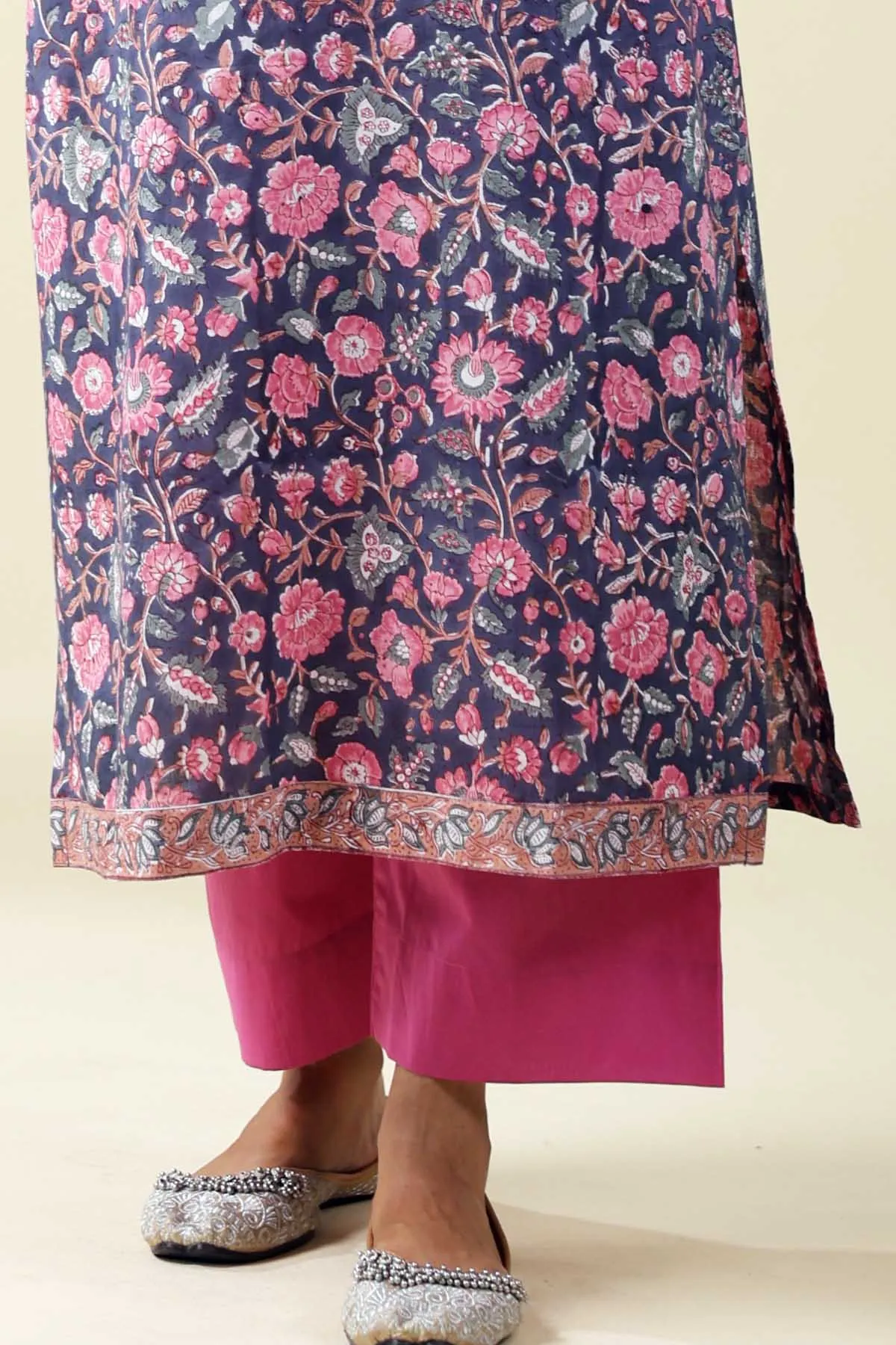 Straight Fit Cotton Pant In Purple Color