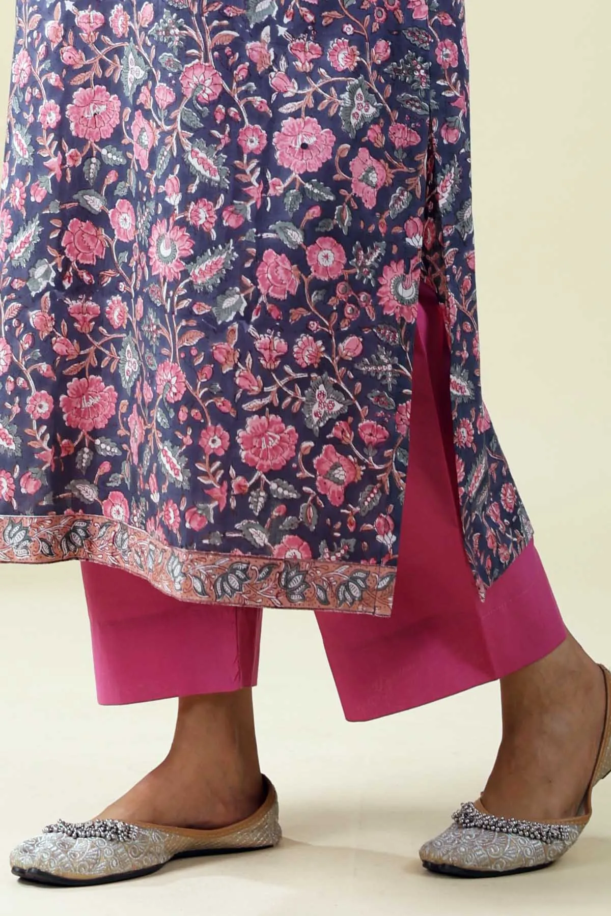 Straight Fit Cotton Pant In Purple Color